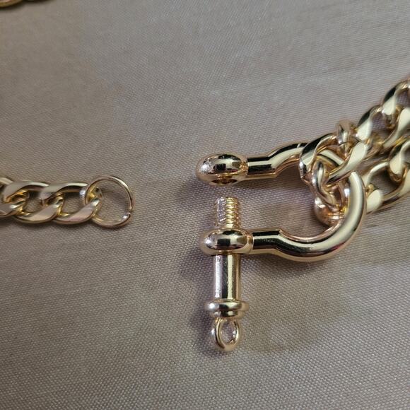 Gold tone asymmetrical layered cuban chain shackle necklace - Picture 3 of 3